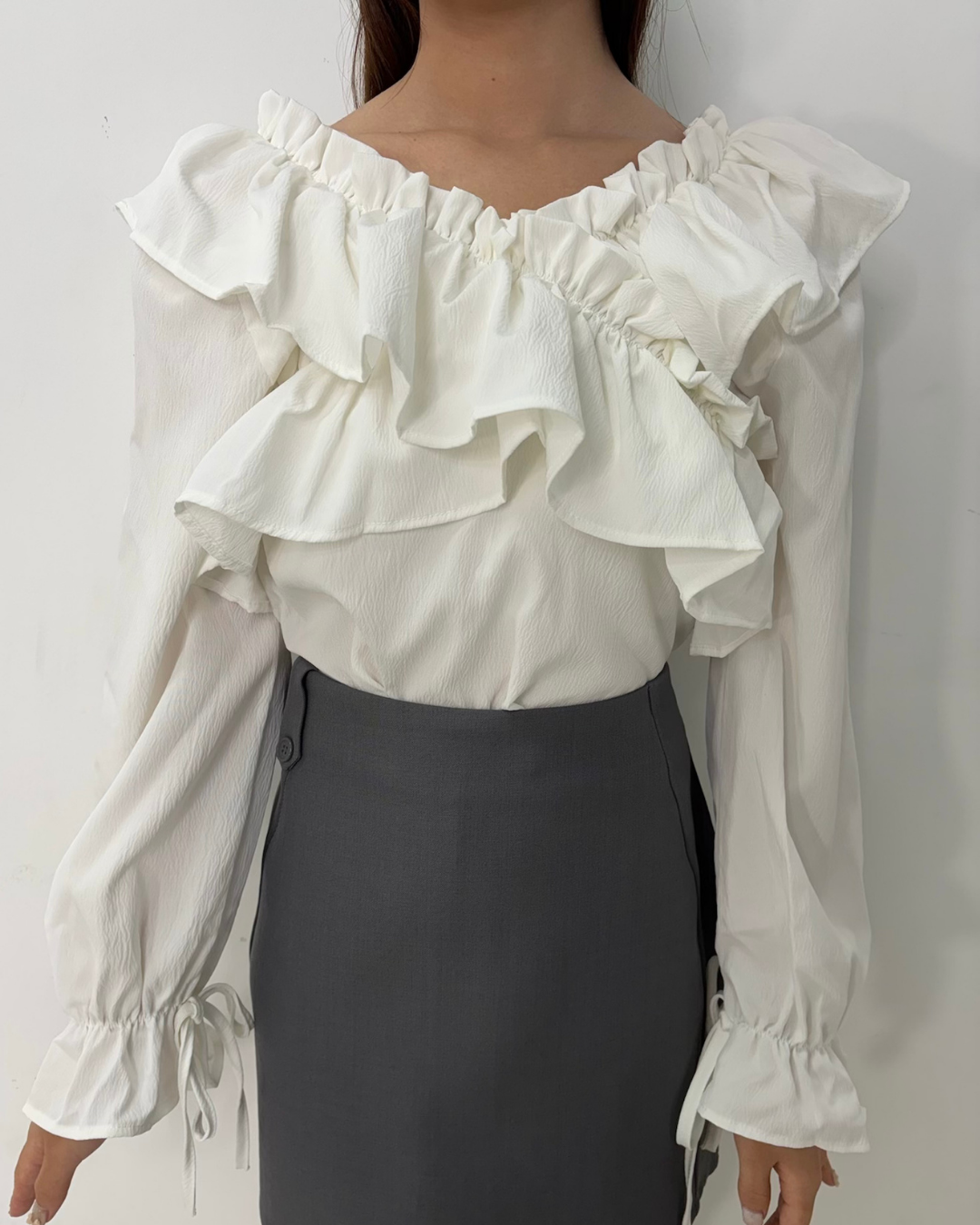 クロスフリル リボンブラウス