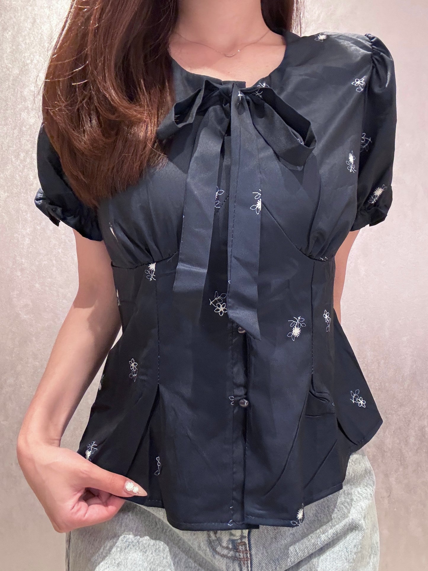 リボンエンブロイダリーパフブラウス