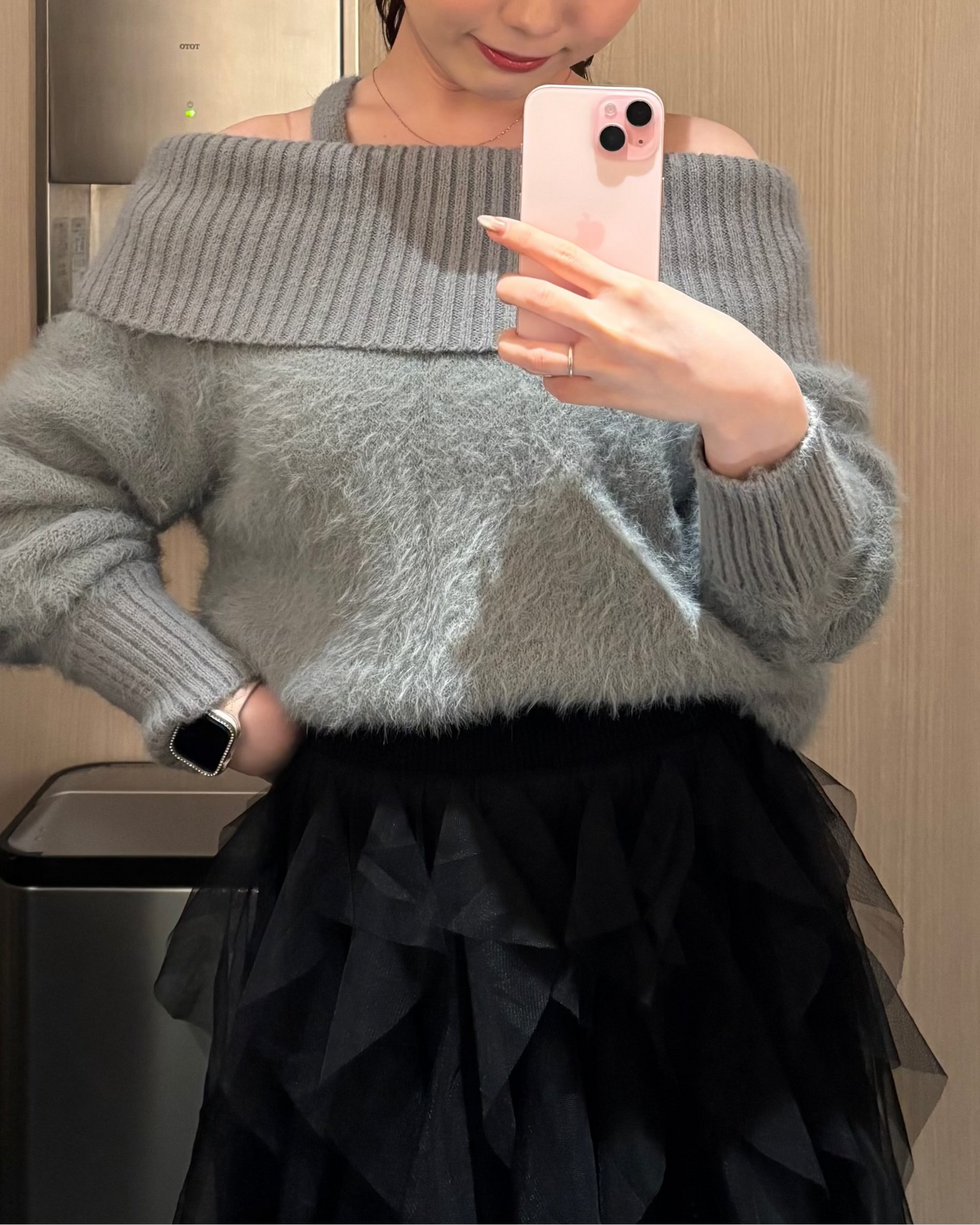 オフショル ニットトップス